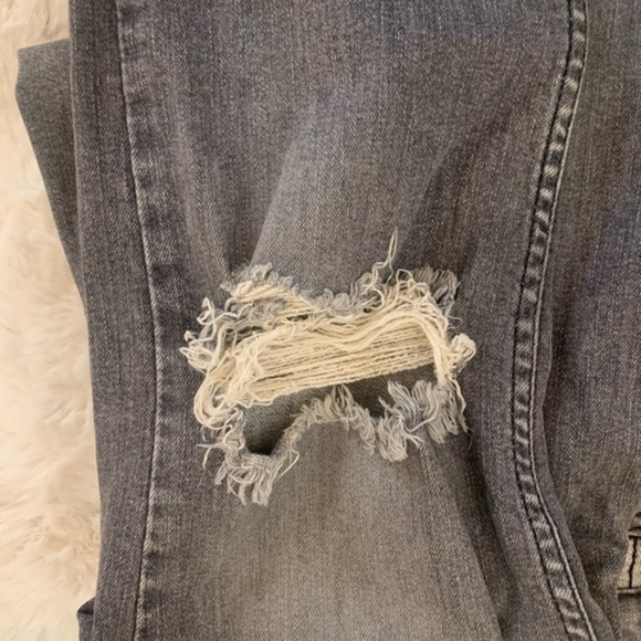 Levis 511 Ripped Jeans - Picture 9 of 11